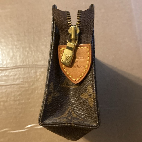 Louis Vuitton Monogram Cosmetic Bag - Picture 3 of 5
